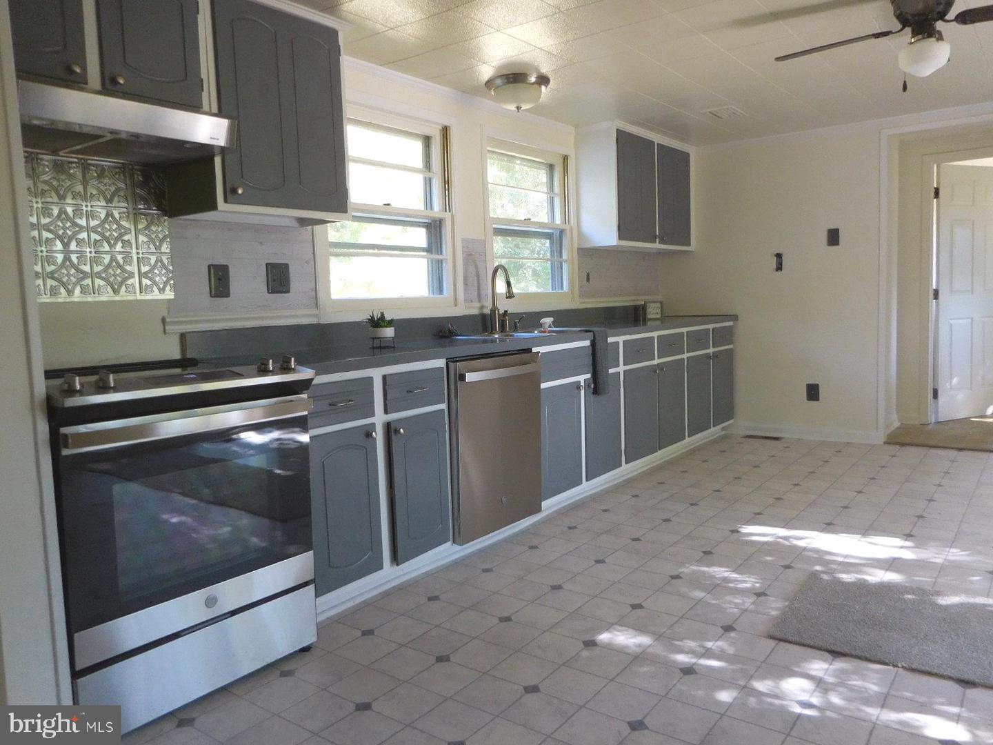230 SHENANDOAH TRL, WINCHESTER, Virginia 22602, 2 Bedrooms Bedrooms, ,2 BathroomsBathrooms,Residential,For sale,230 SHENANDOAH TRL,VAFV2036694 MLS # VAFV2036694