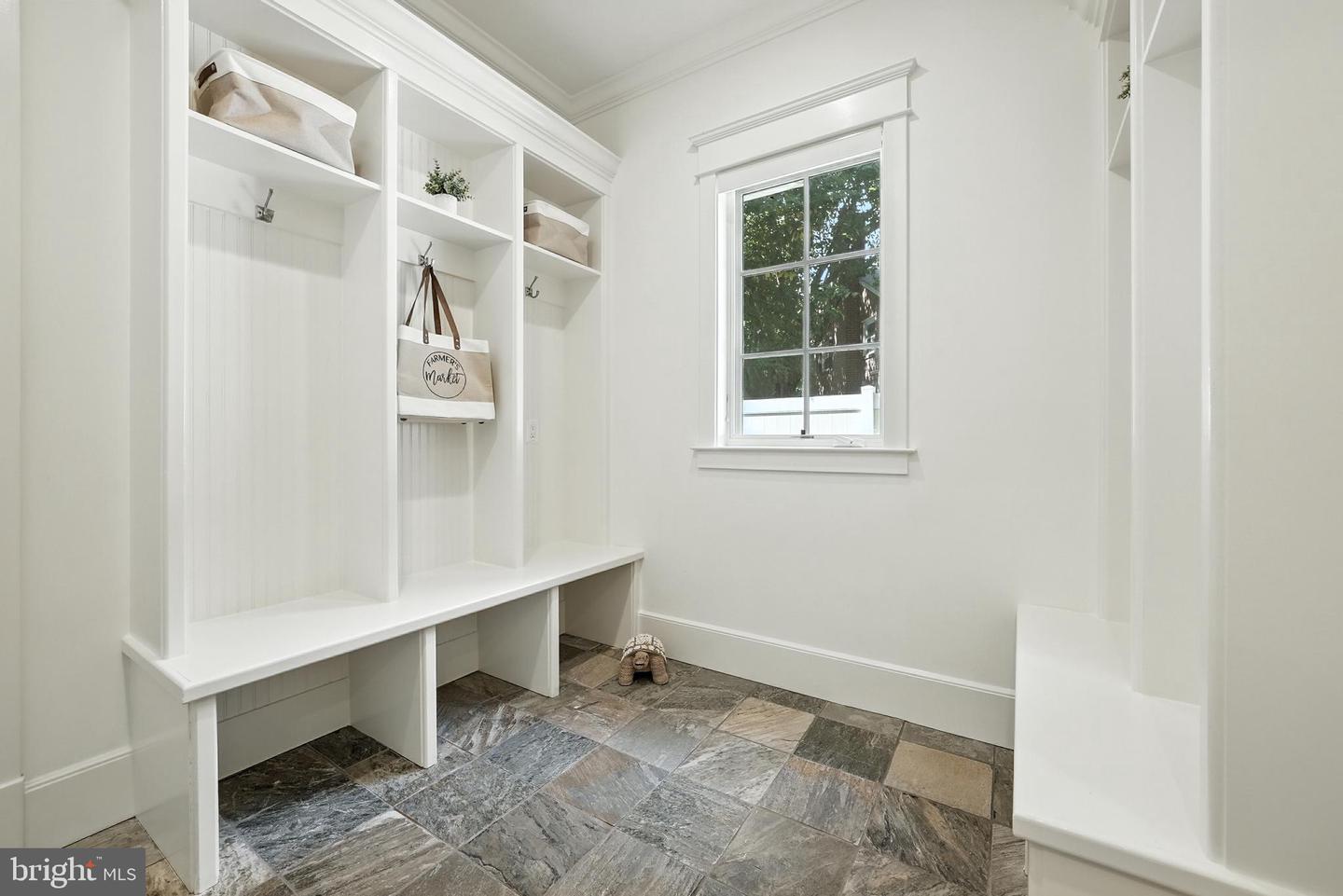 6434 NOBLE DR, MCLEAN, Virginia 22101, 6 Bedrooms Bedrooms, ,5 BathroomsBathrooms,Residential,For sale,6434 NOBLE DR,VAFX2265626 MLS # VAFX2265626