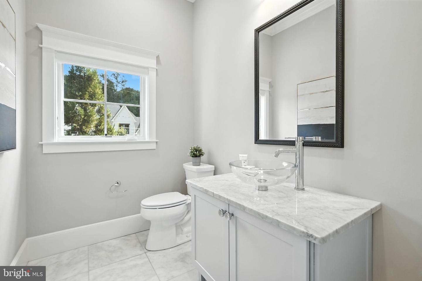 6434 NOBLE DR, MCLEAN, Virginia 22101, 6 Bedrooms Bedrooms, ,5 BathroomsBathrooms,Residential,For sale,6434 NOBLE DR,VAFX2265626 MLS # VAFX2265626