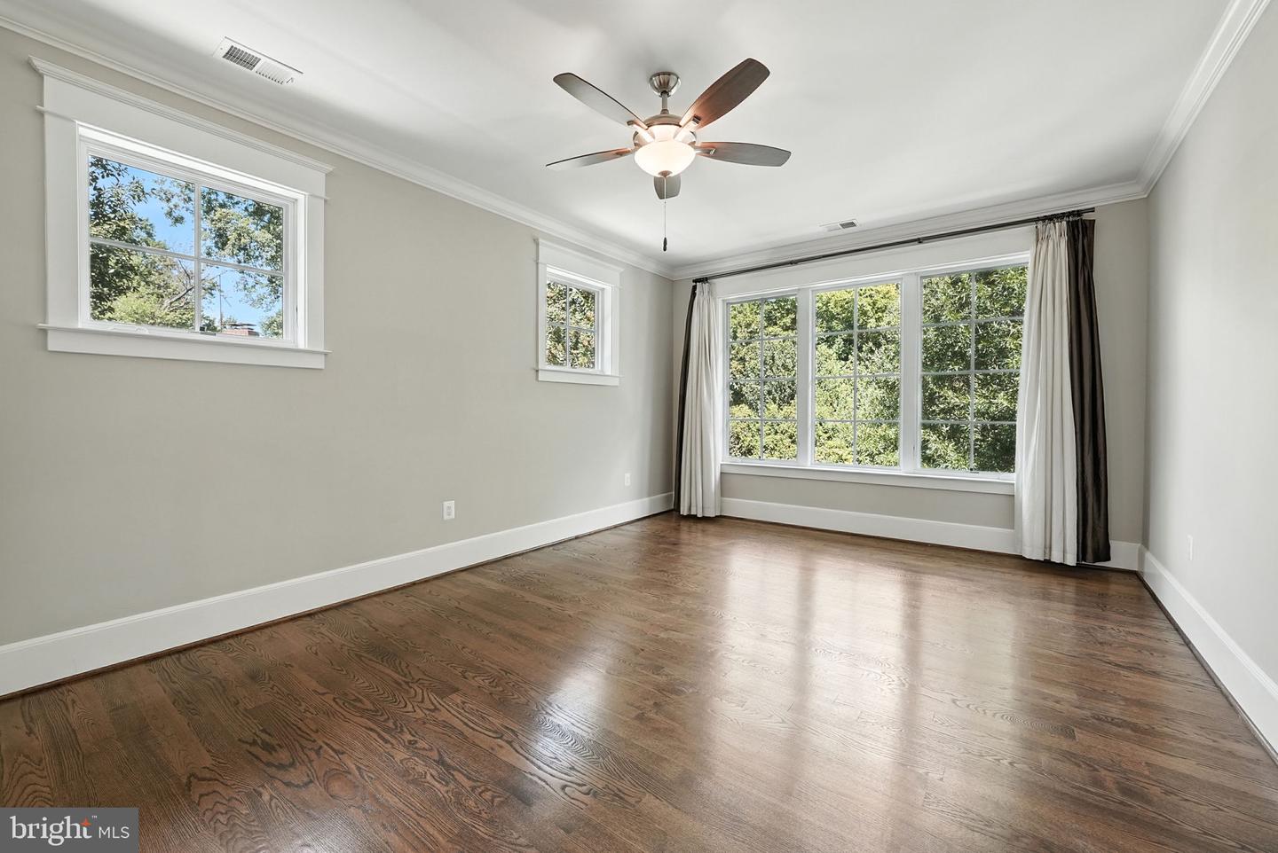 6434 NOBLE DR, MCLEAN, Virginia 22101, 6 Bedrooms Bedrooms, ,5 BathroomsBathrooms,Residential,For sale,6434 NOBLE DR,VAFX2265626 MLS # VAFX2265626