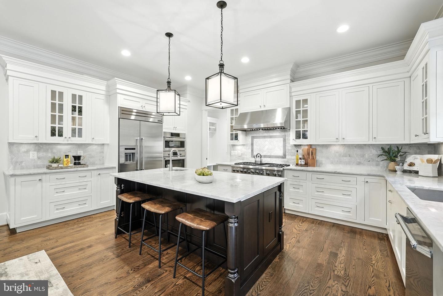 6434 NOBLE DR, MCLEAN, Virginia 22101, 6 Bedrooms Bedrooms, ,5 BathroomsBathrooms,Residential,For sale,6434 NOBLE DR,VAFX2265626 MLS # VAFX2265626