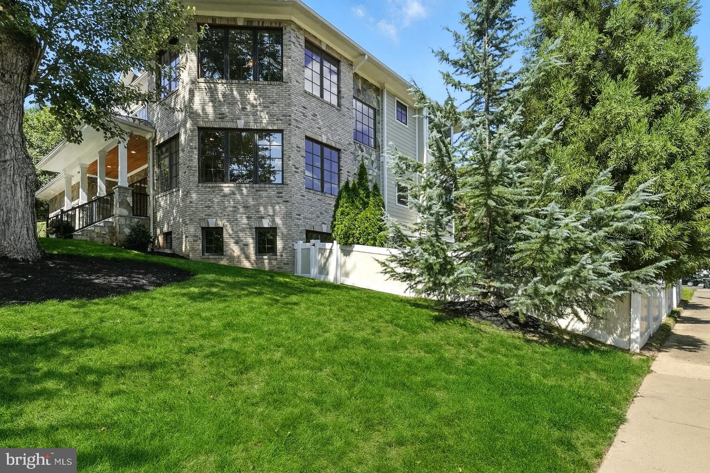 6434 NOBLE DR, MCLEAN, Virginia 22101, 6 Bedrooms Bedrooms, ,5 BathroomsBathrooms,Residential,For sale,6434 NOBLE DR,VAFX2265626 MLS # VAFX2265626