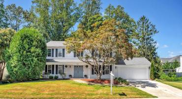 5216 DUNLEIGH DR, BURKE, Virginia 22015, 5 Bedrooms Bedrooms, ,3 BathroomsBathrooms,Residential,For sale,5216 DUNLEIGH DR,VAFX2265630 MLS # VAFX2265630