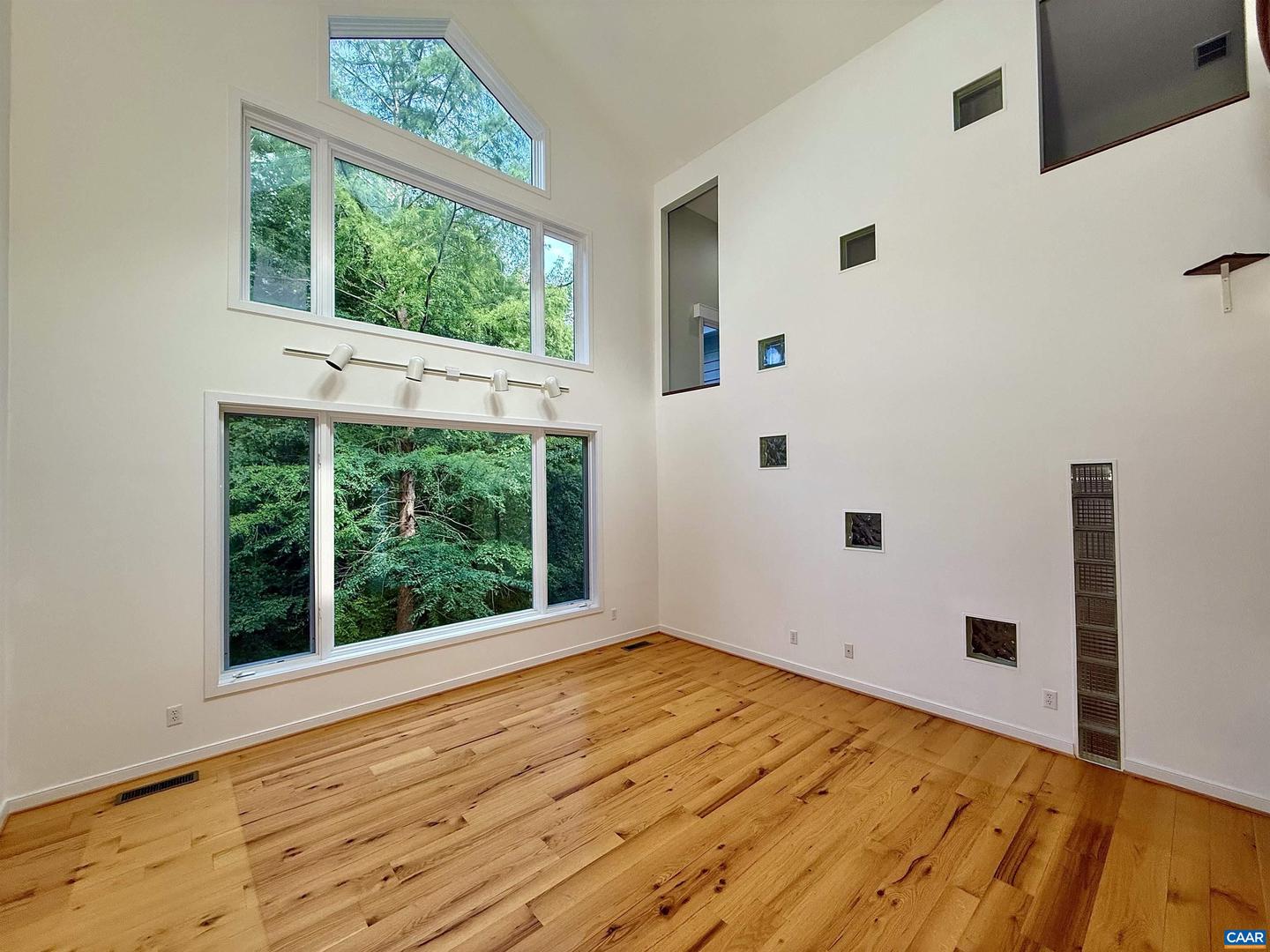 955 KING WILLIAM DR, CHARLOTTESVILLE, Virginia 22901, 4 Bedrooms Bedrooms, ,2 BathroomsBathrooms,Residential,For sale,955 KING WILLIAM DR,668716 MLS # 668716