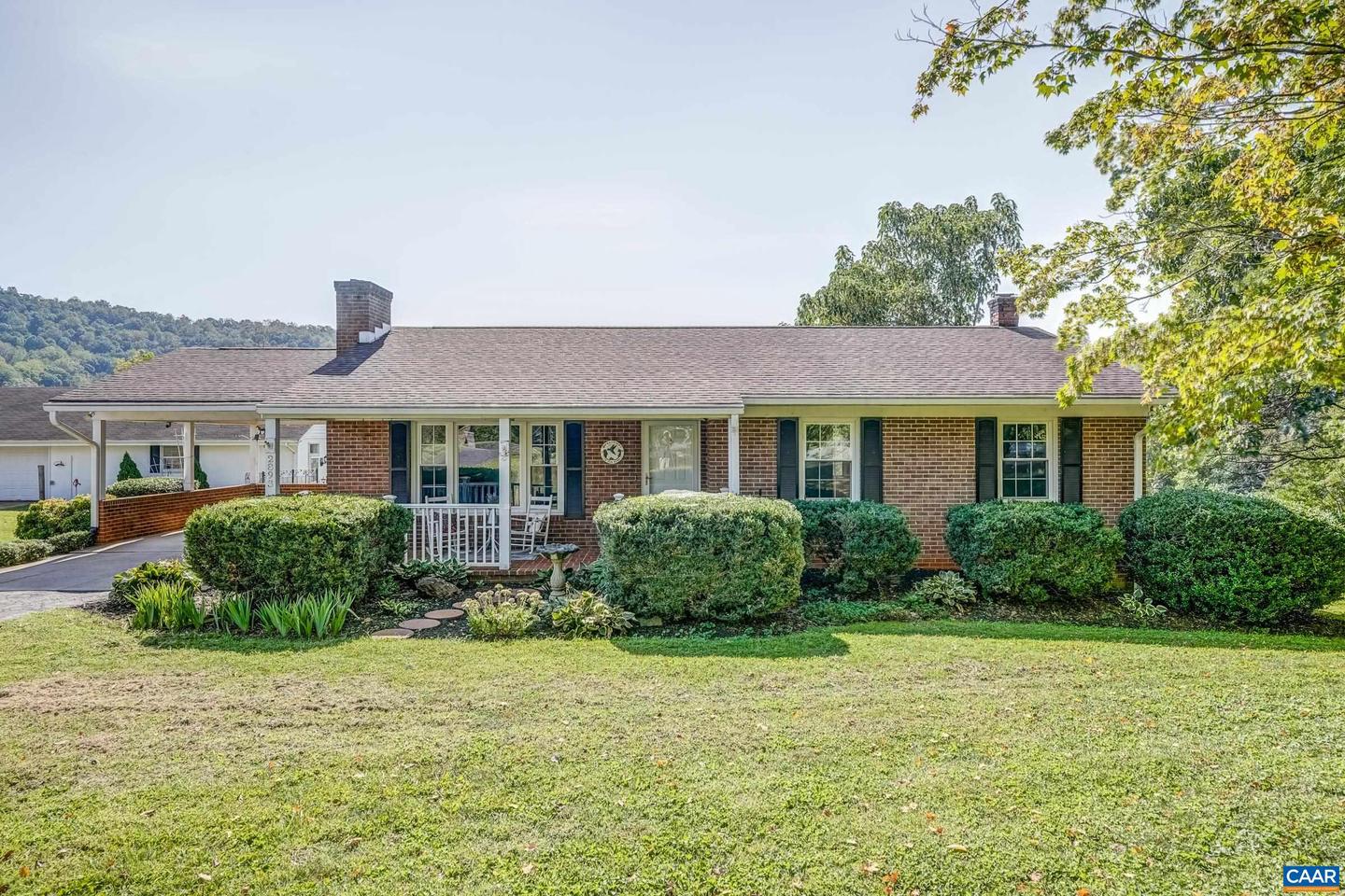 2893 SCOTTSVILLE RD, CHARLOTTESVILLE, Virginia 22902, 3 Bedrooms Bedrooms, ,2 BathroomsBathrooms,Residential,For sale,2893 SCOTTSVILLE RD,668727 MLS # 668727
