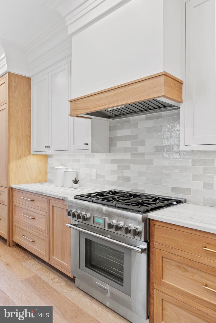 2460 ONTARIO RD NW, WASHINGTON, District Of Columbia 20009, 5 Bedrooms Bedrooms, ,4 BathroomsBathrooms,Residential,For sale,2460 ONTARIO RD NW,DCDC2220824 MLS # DCDC2220824