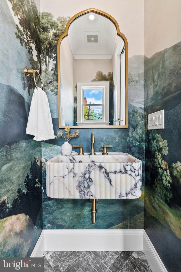 2460 ONTARIO RD NW, WASHINGTON, District Of Columbia 20009, 5 Bedrooms Bedrooms, ,4 BathroomsBathrooms,Residential,For sale,2460 ONTARIO RD NW,DCDC2220824 MLS # DCDC2220824