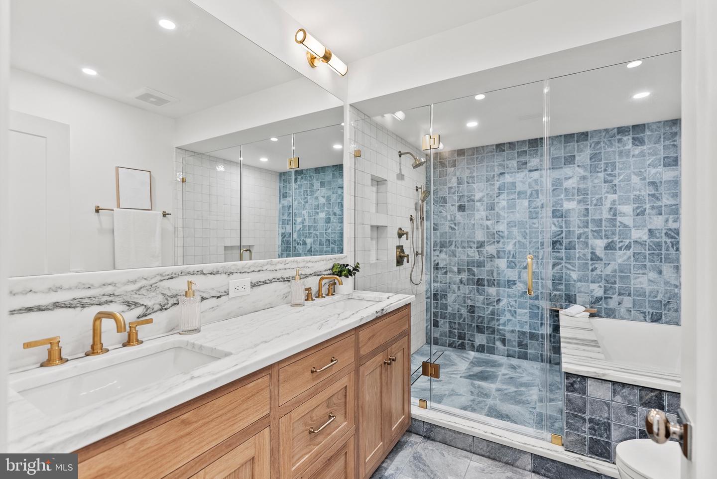 2460 ONTARIO RD NW, WASHINGTON, District Of Columbia 20009, 5 Bedrooms Bedrooms, ,4 BathroomsBathrooms,Residential,For sale,2460 ONTARIO RD NW,DCDC2220824 MLS # DCDC2220824