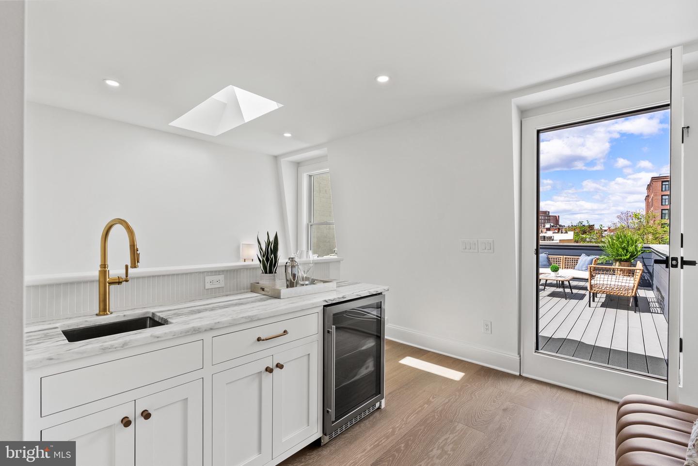 2460 ONTARIO RD NW, WASHINGTON, District Of Columbia 20009, 5 Bedrooms Bedrooms, ,4 BathroomsBathrooms,Residential,For sale,2460 ONTARIO RD NW,DCDC2220824 MLS # DCDC2220824