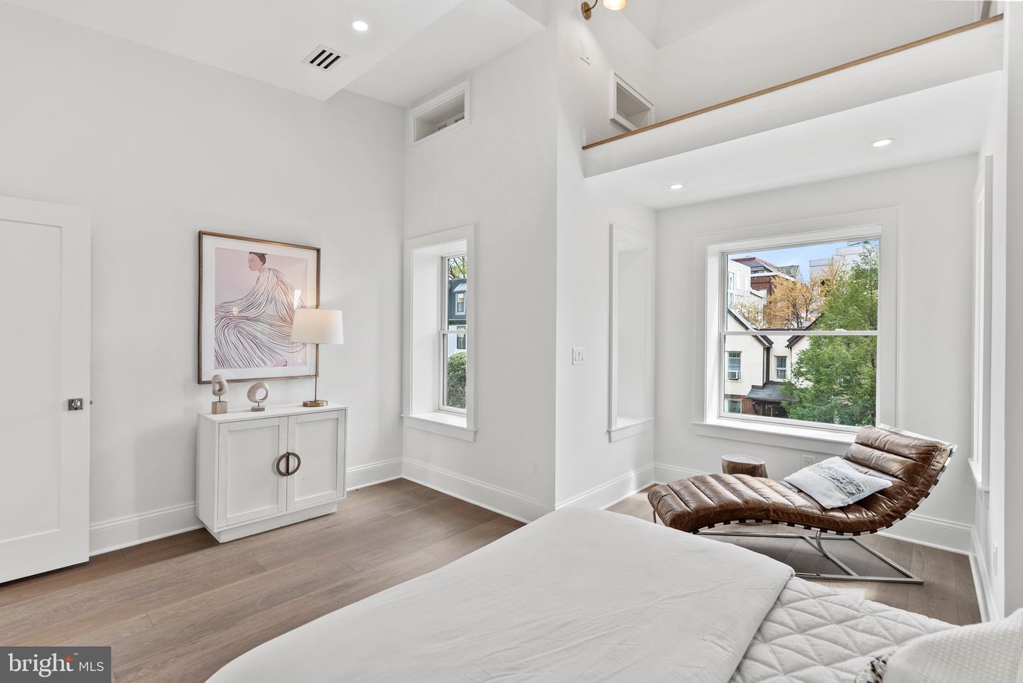 2460 ONTARIO RD NW, WASHINGTON, District Of Columbia 20009, 5 Bedrooms Bedrooms, ,4 BathroomsBathrooms,Residential,For sale,2460 ONTARIO RD NW,DCDC2220824 MLS # DCDC2220824