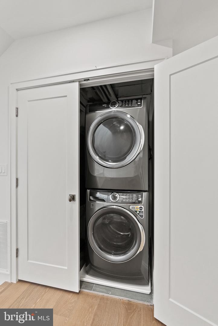 2460 ONTARIO RD NW, WASHINGTON, District Of Columbia 20009, 5 Bedrooms Bedrooms, ,4 BathroomsBathrooms,Residential,For sale,2460 ONTARIO RD NW,DCDC2220824 MLS # DCDC2220824