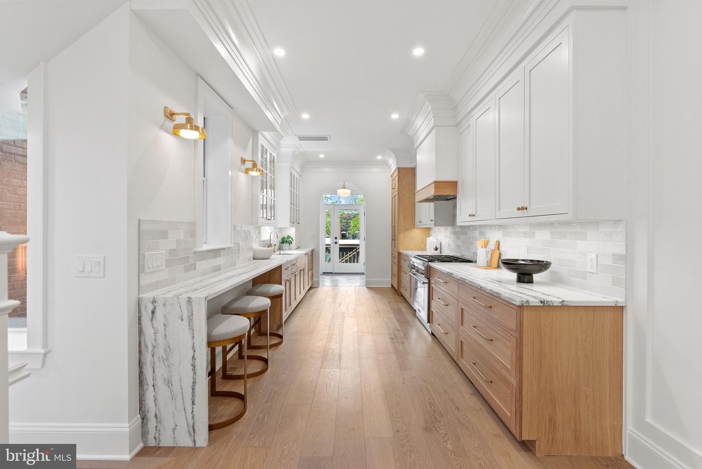 2460 ONTARIO RD NW, WASHINGTON, District Of Columbia 20009, 5 Bedrooms Bedrooms, ,4 BathroomsBathrooms,Residential,For sale,2460 ONTARIO RD NW,DCDC2220824 MLS # DCDC2220824