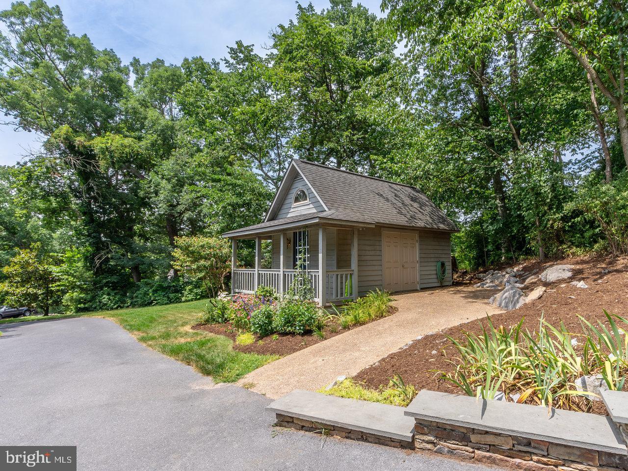 2555 KARAWOOD LN, ROCKINGHAM, Virginia 22801, 4 Bedrooms Bedrooms, ,5 BathroomsBathrooms,Residential,For sale,2555 KARAWOOD LN,VARO2002568 MLS # VARO2002568