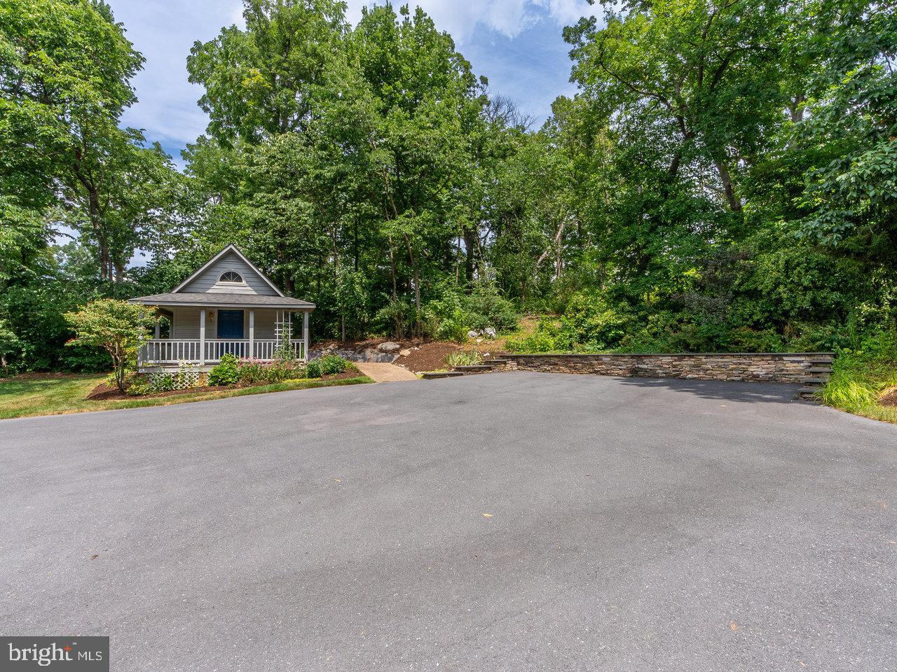 2555 KARAWOOD LN, ROCKINGHAM, Virginia 22801, 4 Bedrooms Bedrooms, ,5 BathroomsBathrooms,Residential,For sale,2555 KARAWOOD LN,VARO2002568 MLS # VARO2002568