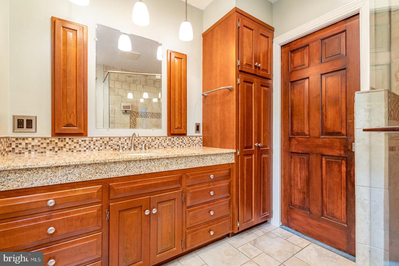 2555 KARAWOOD LN, ROCKINGHAM, Virginia 22801, 4 Bedrooms Bedrooms, ,5 BathroomsBathrooms,Residential,For sale,2555 KARAWOOD LN,VARO2002568 MLS # VARO2002568