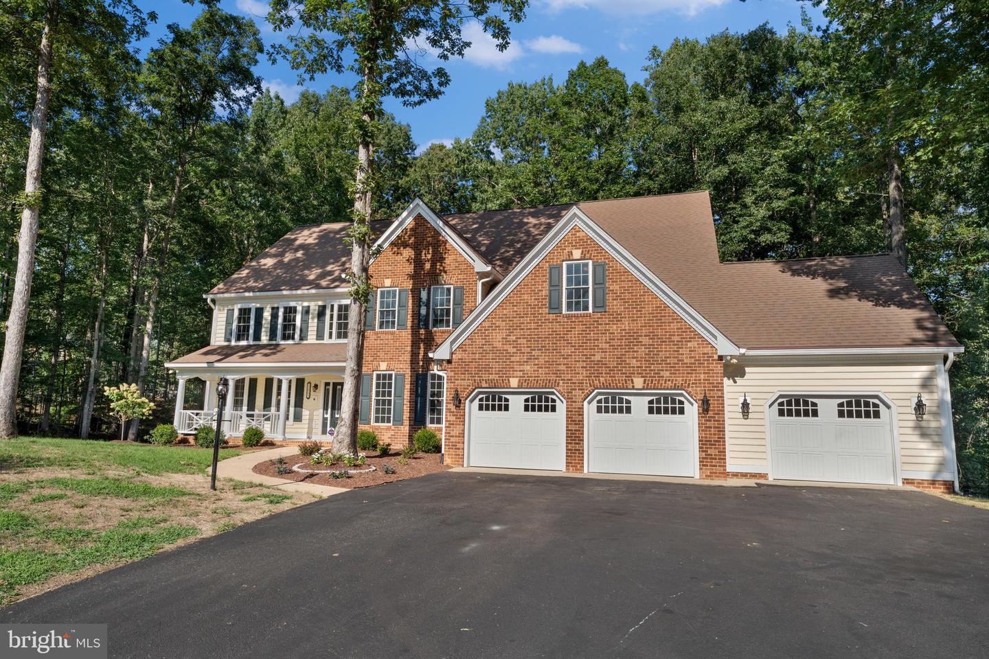 12003 BOULDER CT, SPOTSYLVANIA, Virginia 22553, 5 Bedrooms Bedrooms, ,4 BathroomsBathrooms,Residential,For sale,12003 BOULDER CT,VASP2036142 MLS # VASP2036142