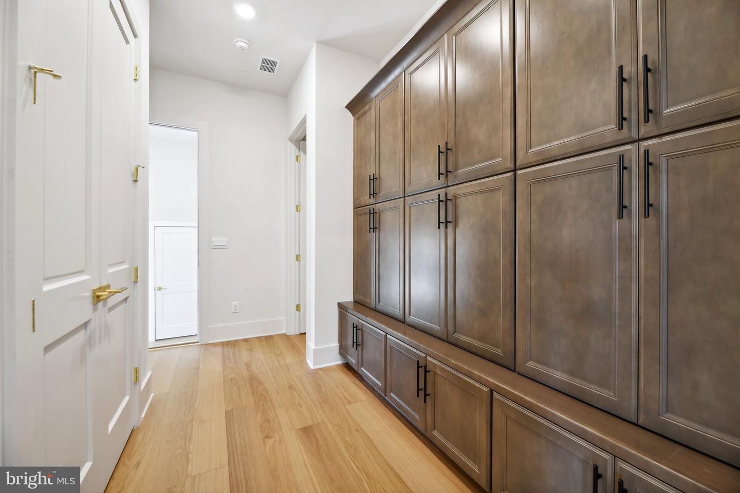 8276 COLLING MANOR CT, ALEXANDRIA, Virginia 22308, 6 Bedrooms Bedrooms, ,6 BathroomsBathrooms,Residential,For sale,8276 COLLING MANOR CT,VAFX2265908 MLS # VAFX2265908