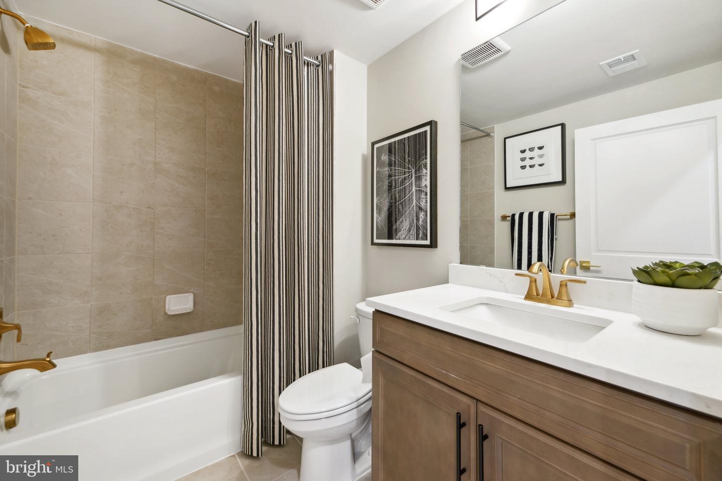 8276 COLLING MANOR CT, ALEXANDRIA, Virginia 22308, 6 Bedrooms Bedrooms, ,6 BathroomsBathrooms,Residential,For sale,8276 COLLING MANOR CT,VAFX2265908 MLS # VAFX2265908
