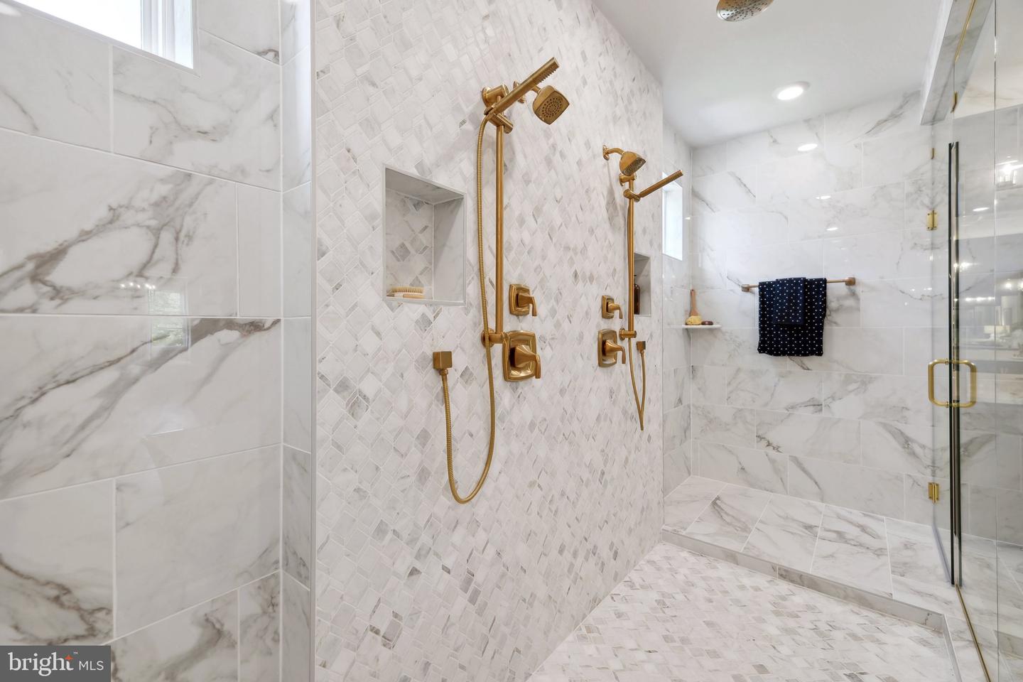 8276 COLLING MANOR CT, ALEXANDRIA, Virginia 22308, 6 Bedrooms Bedrooms, ,6 BathroomsBathrooms,Residential,For sale,8276 COLLING MANOR CT,VAFX2265908 MLS # VAFX2265908