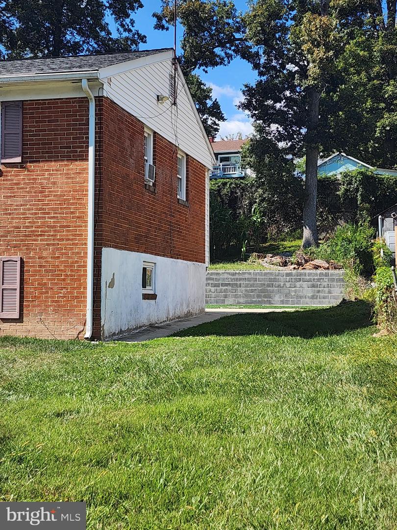 2036 CUMBERLAND DR, WOODBRIDGE, Virginia 22191, 5 Bedrooms Bedrooms, ,2 BathroomsBathrooms,Residential,For sale,2036 CUMBERLAND DR,VAPW2103638 MLS # VAPW2103638