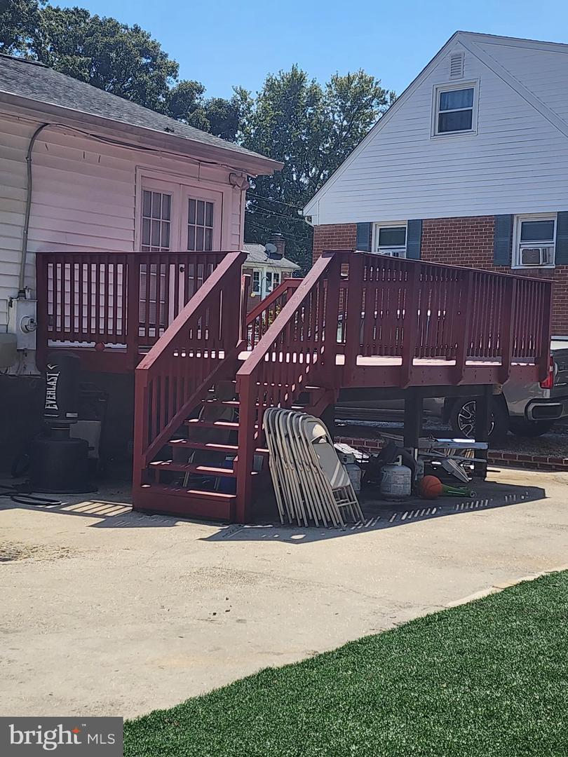 2036 CUMBERLAND DR, WOODBRIDGE, Virginia 22191, 5 Bedrooms Bedrooms, ,2 BathroomsBathrooms,Residential,For sale,2036 CUMBERLAND DR,VAPW2103638 MLS # VAPW2103638
