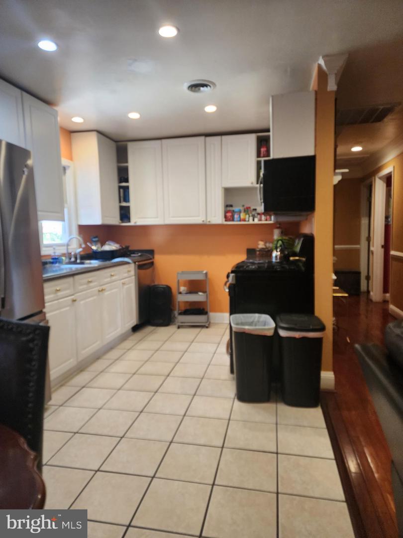 2036 CUMBERLAND DR, WOODBRIDGE, Virginia 22191, 5 Bedrooms Bedrooms, ,2 BathroomsBathrooms,Residential,For sale,2036 CUMBERLAND DR,VAPW2103638 MLS # VAPW2103638