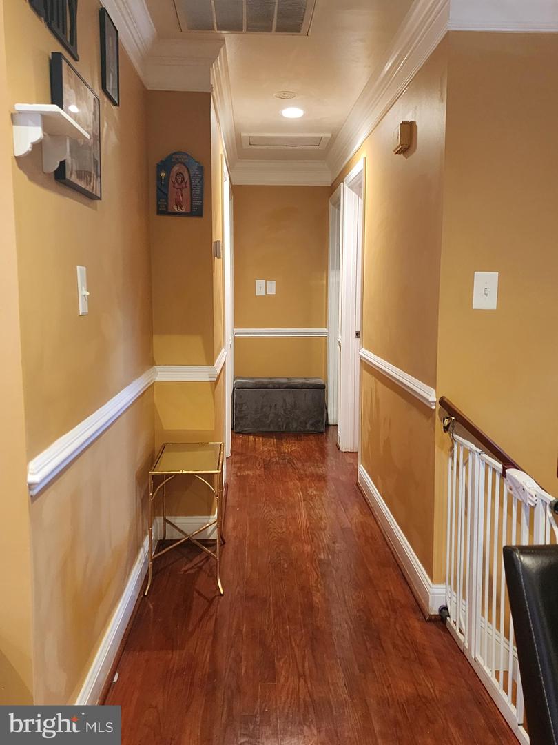 2036 CUMBERLAND DR, WOODBRIDGE, Virginia 22191, 5 Bedrooms Bedrooms, ,2 BathroomsBathrooms,Residential,For sale,2036 CUMBERLAND DR,VAPW2103638 MLS # VAPW2103638