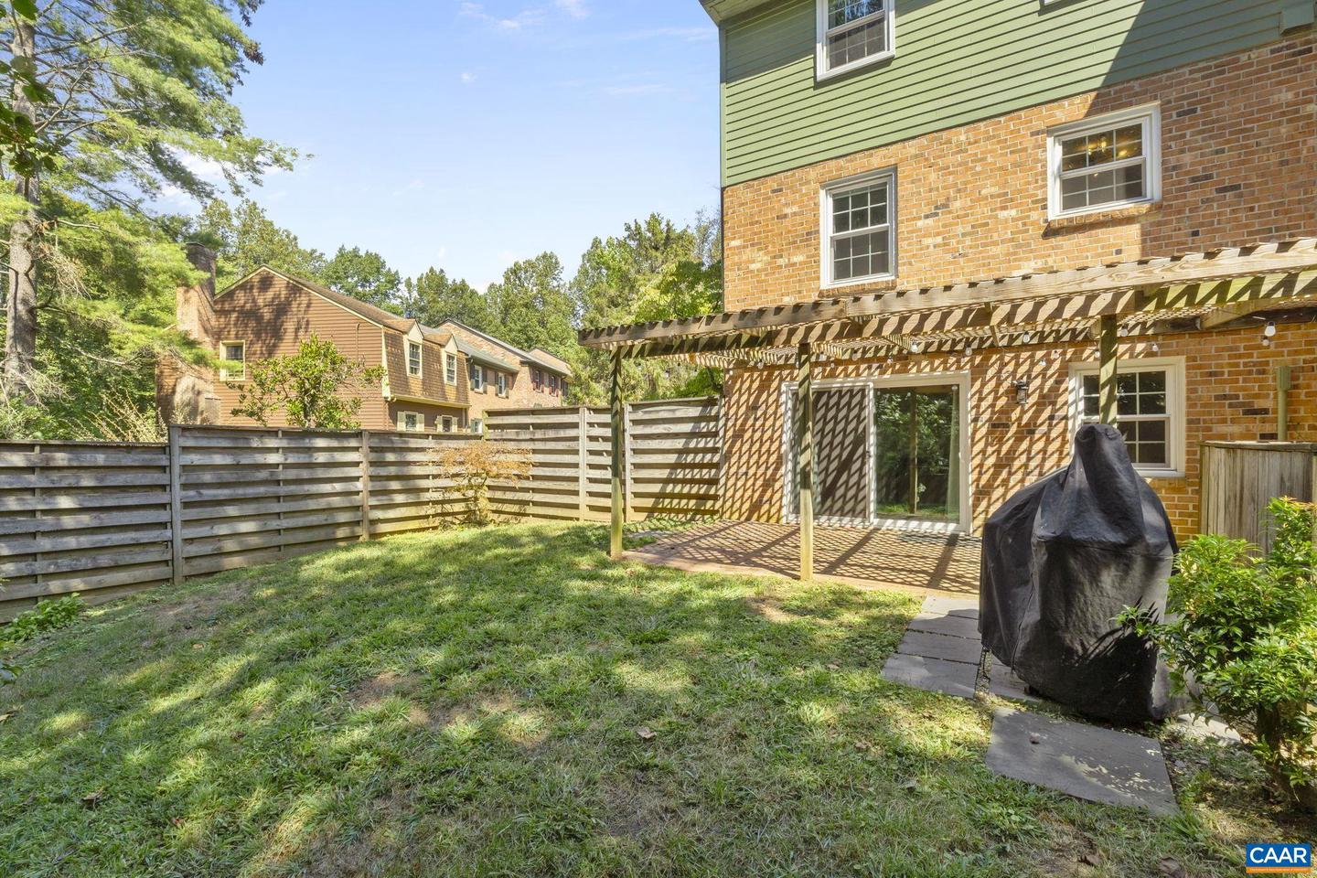 97 GEORGETOWN GREEN, CHARLOTTESVILLE, Virginia 22901, 3 Bedrooms Bedrooms, ,2 BathroomsBathrooms,Residential,For sale,97 GEORGETOWN GREEN,668770 MLS # 668770