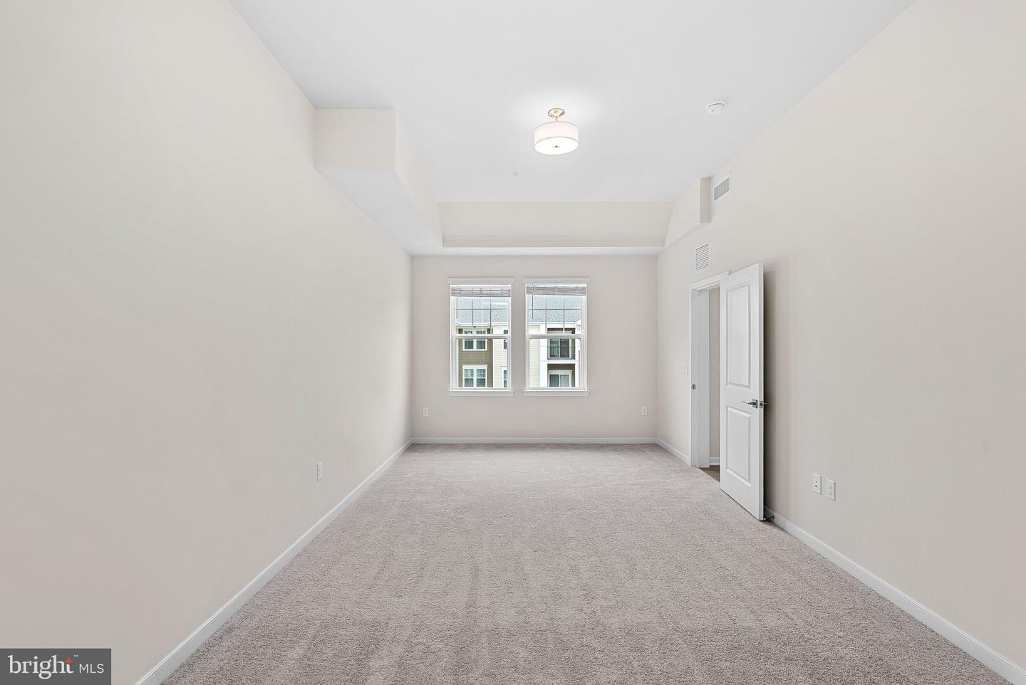 700 MOUNT AIRY TER NE #403, LEESBURG, Virginia 20176, 2 Bedrooms Bedrooms, ,2 BathroomsBathrooms,Residential,For sale,700 MOUNT AIRY TER NE #403,VALO2106436 MLS # VALO2106436