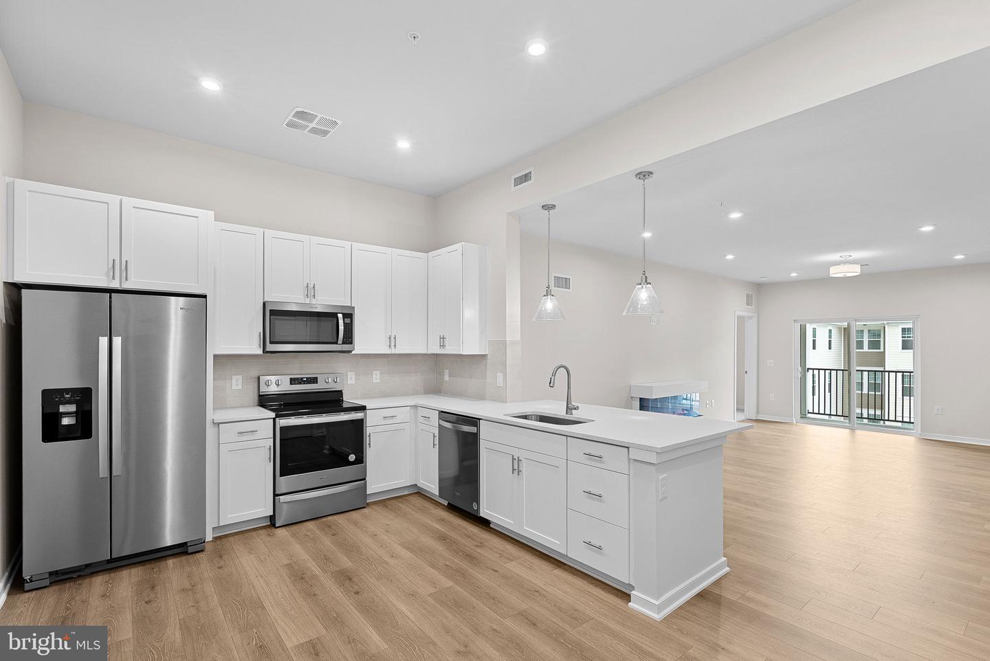 700 MOUNT AIRY TER NE #403, LEESBURG, Virginia 20176, 2 Bedrooms Bedrooms, ,2 BathroomsBathrooms,Residential,For sale,700 MOUNT AIRY TER NE #403,VALO2106436 MLS # VALO2106436