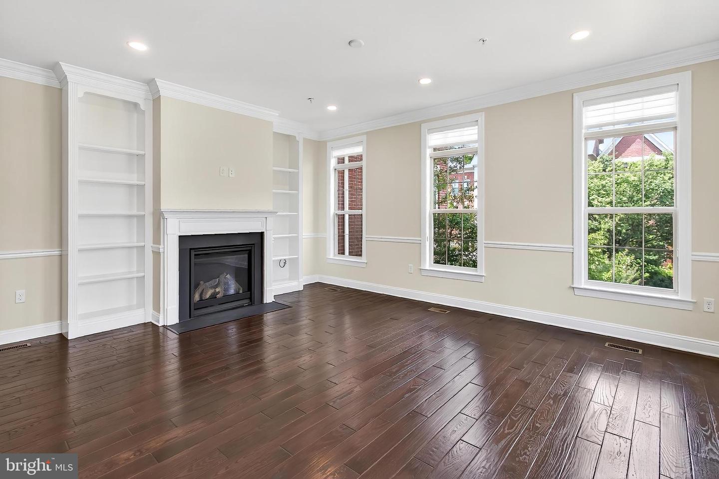 322 N GEORGE MASON DR, ARLINGTON, Virginia 22203, 5 Bedrooms Bedrooms, ,4 BathroomsBathrooms,Residential,For sale,322 N GEORGE MASON DR,VAAR2063378 MLS # VAAR2063378
