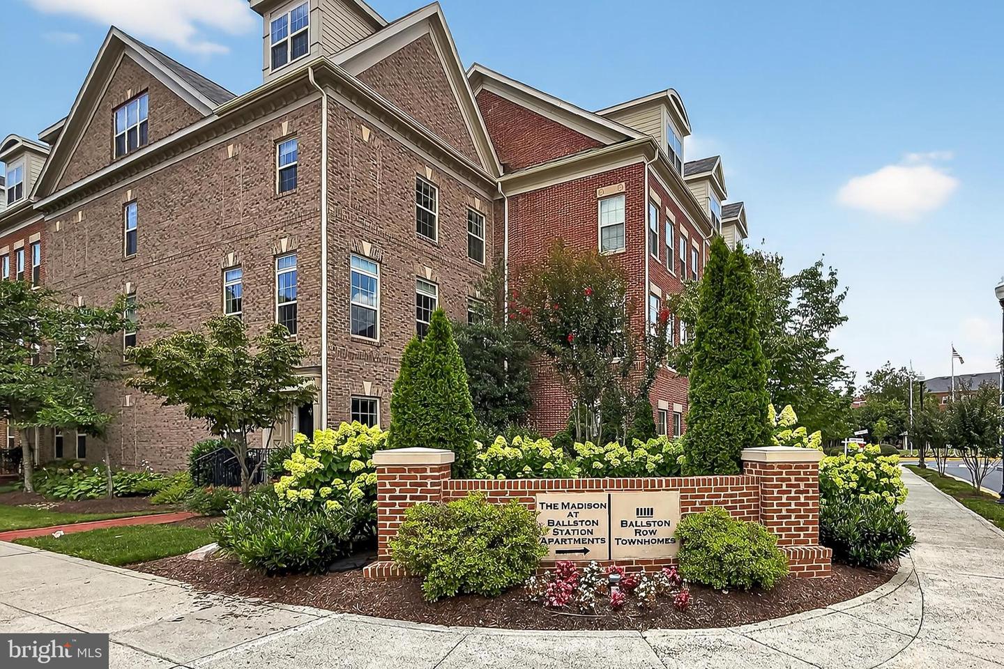 322 N GEORGE MASON DR, ARLINGTON, Virginia 22203, 5 Bedrooms Bedrooms, ,4 BathroomsBathrooms,Residential,For sale,322 N GEORGE MASON DR,VAAR2063378 MLS # VAAR2063378