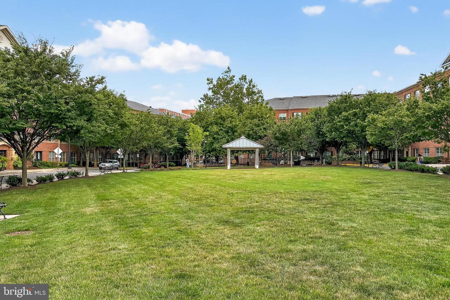 322 N GEORGE MASON DR, ARLINGTON, Virginia 22203, 5 Bedrooms Bedrooms, ,4 BathroomsBathrooms,Residential,For sale,322 N GEORGE MASON DR,VAAR2063378 MLS # VAAR2063378