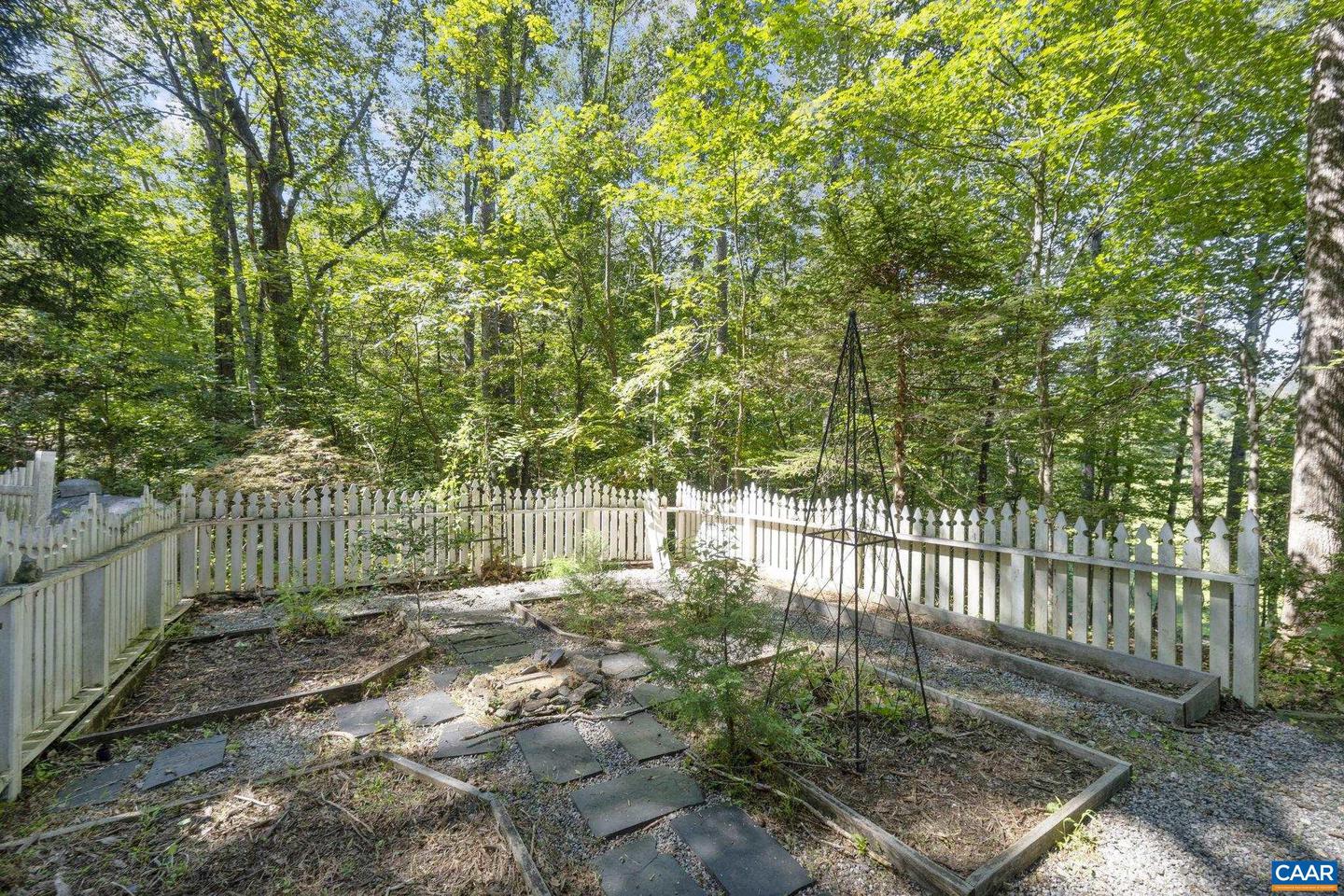 318 MILLER SCHOOL RD, CHARLOTTESVILLE, Virginia 22903, 4 Bedrooms Bedrooms, ,2 BathroomsBathrooms,Residential,For sale,318 MILLER SCHOOL RD,668774 MLS # 668774