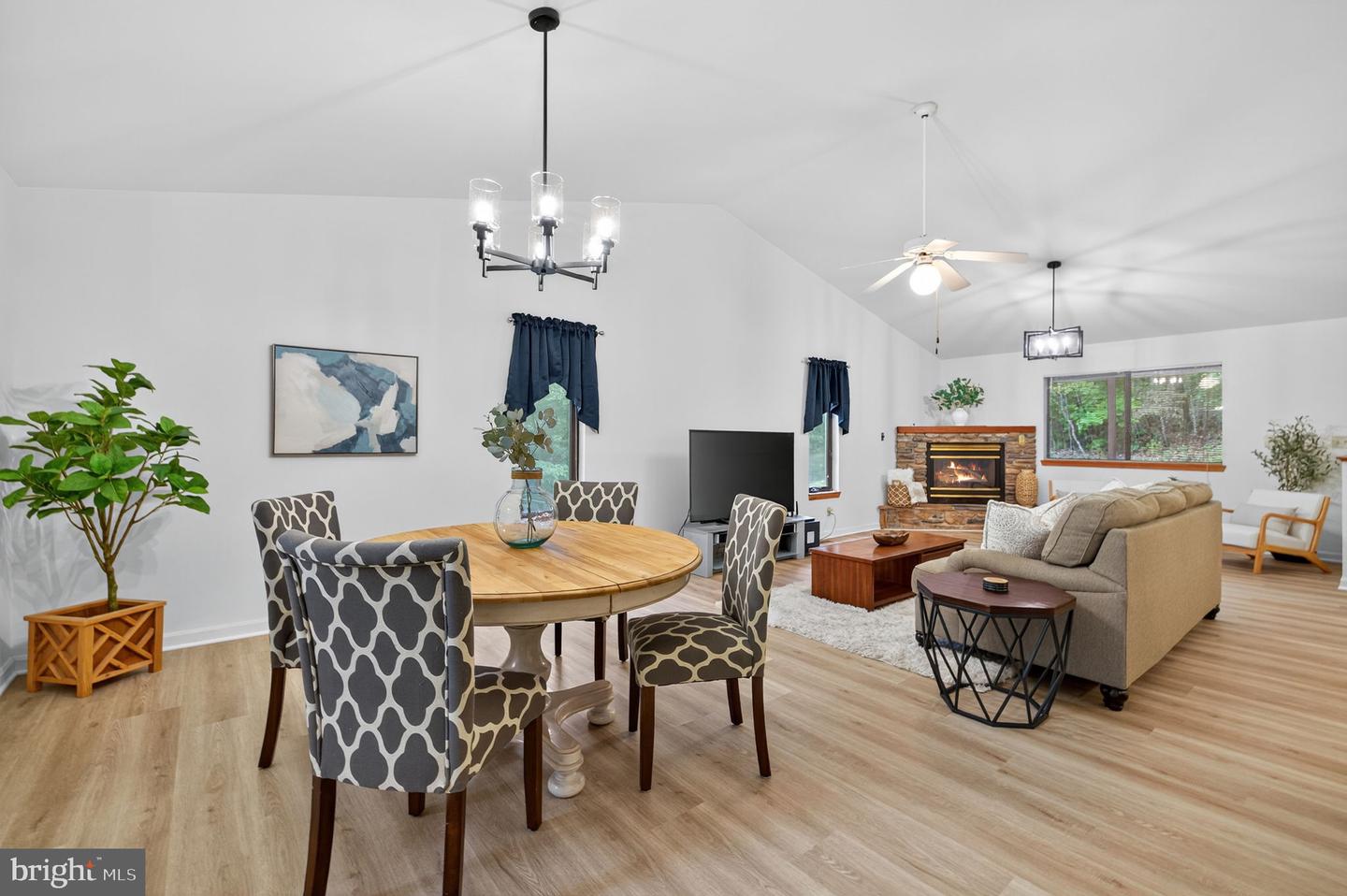 8406 SPRINGS WAY PL, WARRENTON, Virginia 20186, 3 Bedrooms Bedrooms, 9 Rooms Rooms,2 BathroomsBathrooms,Residential,For sale,8406 SPRINGS WAY PL,VAFQ2018228 MLS # VAFQ2018228 8406 SPRINGS WAY PL, WARRENTON, Virginia 20186, 3 Bedrooms Bedrooms, 9 Rooms Rooms,2 BathroomsBathrooms,Residential,For sale,8406 SPRINGS WAY PL,VAFQ2018228 MLS # VAFQ2018228