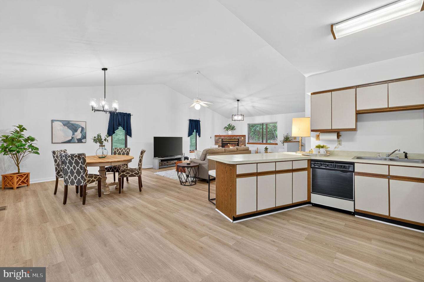 8406 SPRINGS WAY PL, WARRENTON, Virginia 20186, 3 Bedrooms Bedrooms, 9 Rooms Rooms,2 BathroomsBathrooms,Residential,For sale,8406 SPRINGS WAY PL,VAFQ2018228 MLS # VAFQ2018228 8406 SPRINGS WAY PL, WARRENTON, Virginia 20186, 3 Bedrooms Bedrooms, 9 Rooms Rooms,2 BathroomsBathrooms,Residential,For sale,8406 SPRINGS WAY PL,VAFQ2018228 MLS # VAFQ2018228