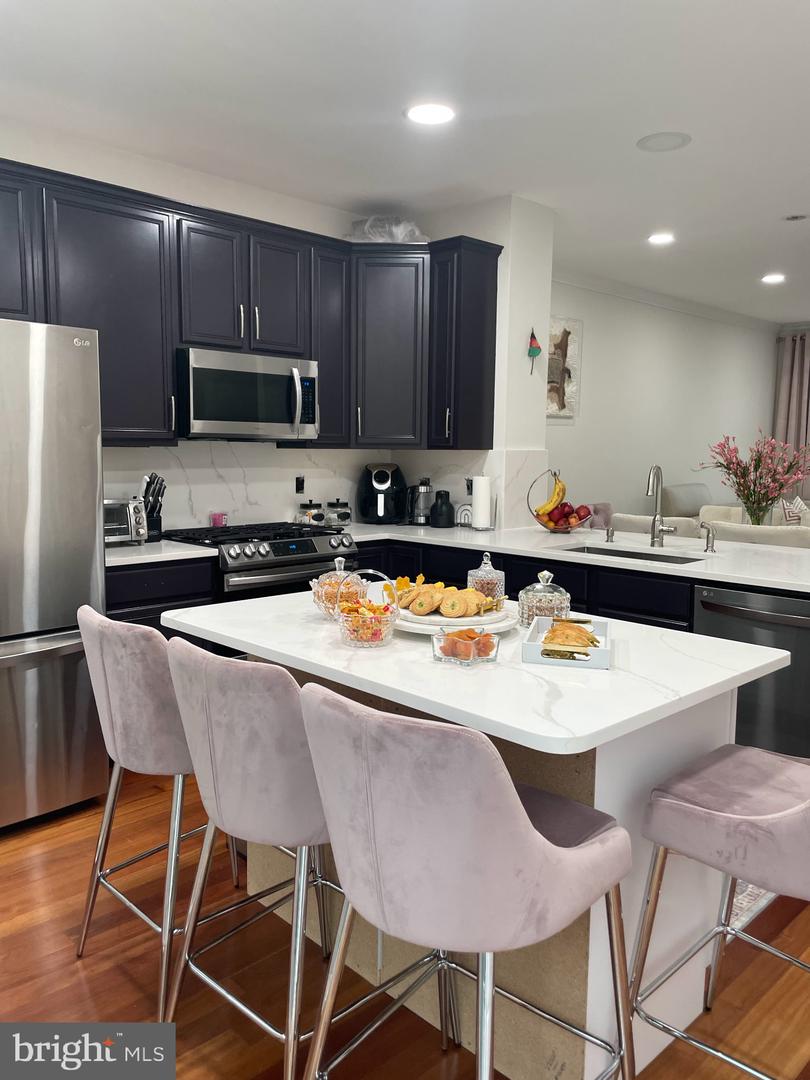 25298 SHIPLEY TER, CHANTILLY, Virginia 20152, 4 Bedrooms Bedrooms, ,2 BathroomsBathrooms,Residential,For sale,25298 SHIPLEY TER,VALO2106418 MLS # VALO2106418