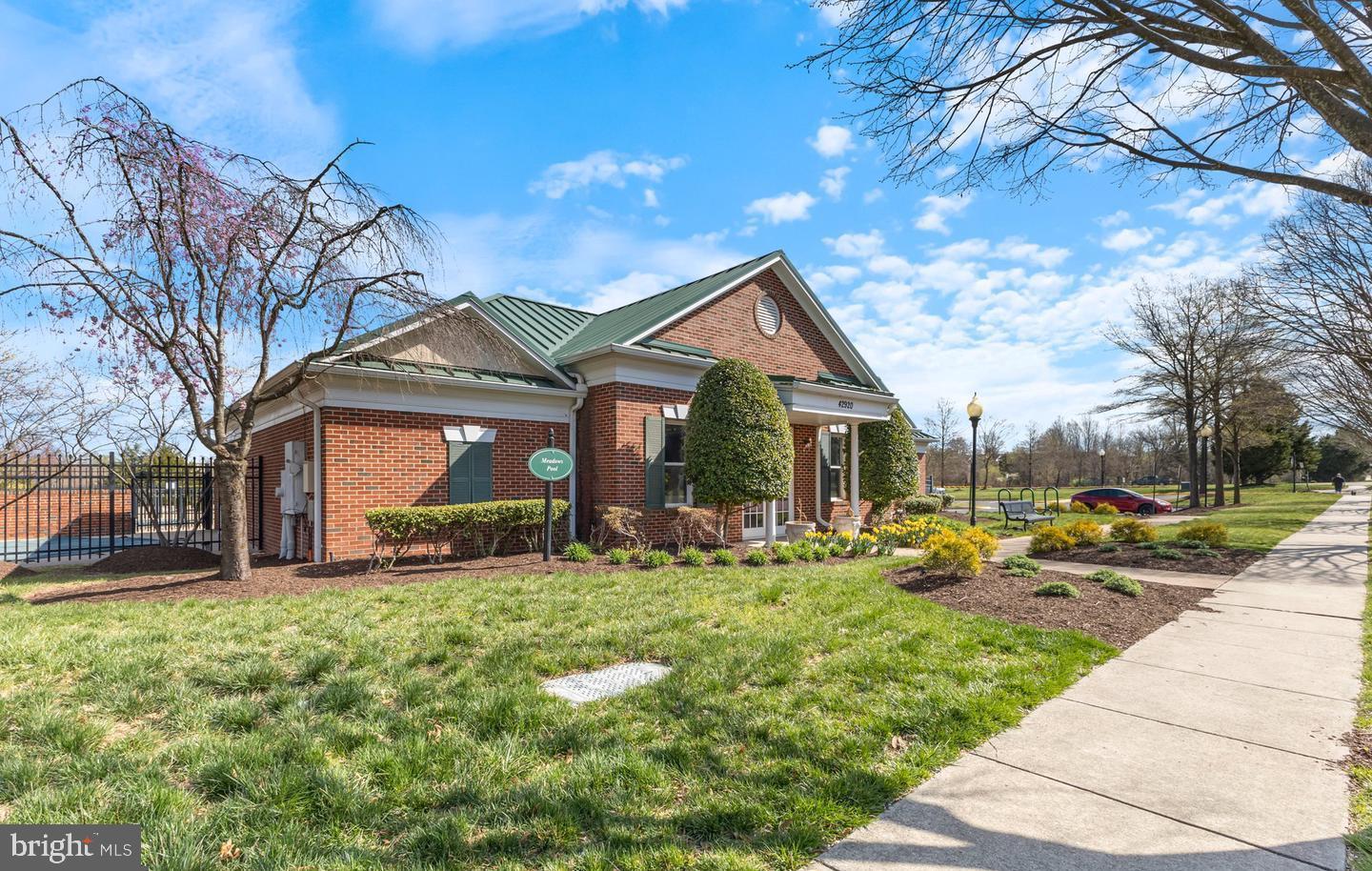 25298 SHIPLEY TER, CHANTILLY, Virginia 20152, 4 Bedrooms Bedrooms, ,2 BathroomsBathrooms,Residential,For sale,25298 SHIPLEY TER,VALO2106418 MLS # VALO2106418