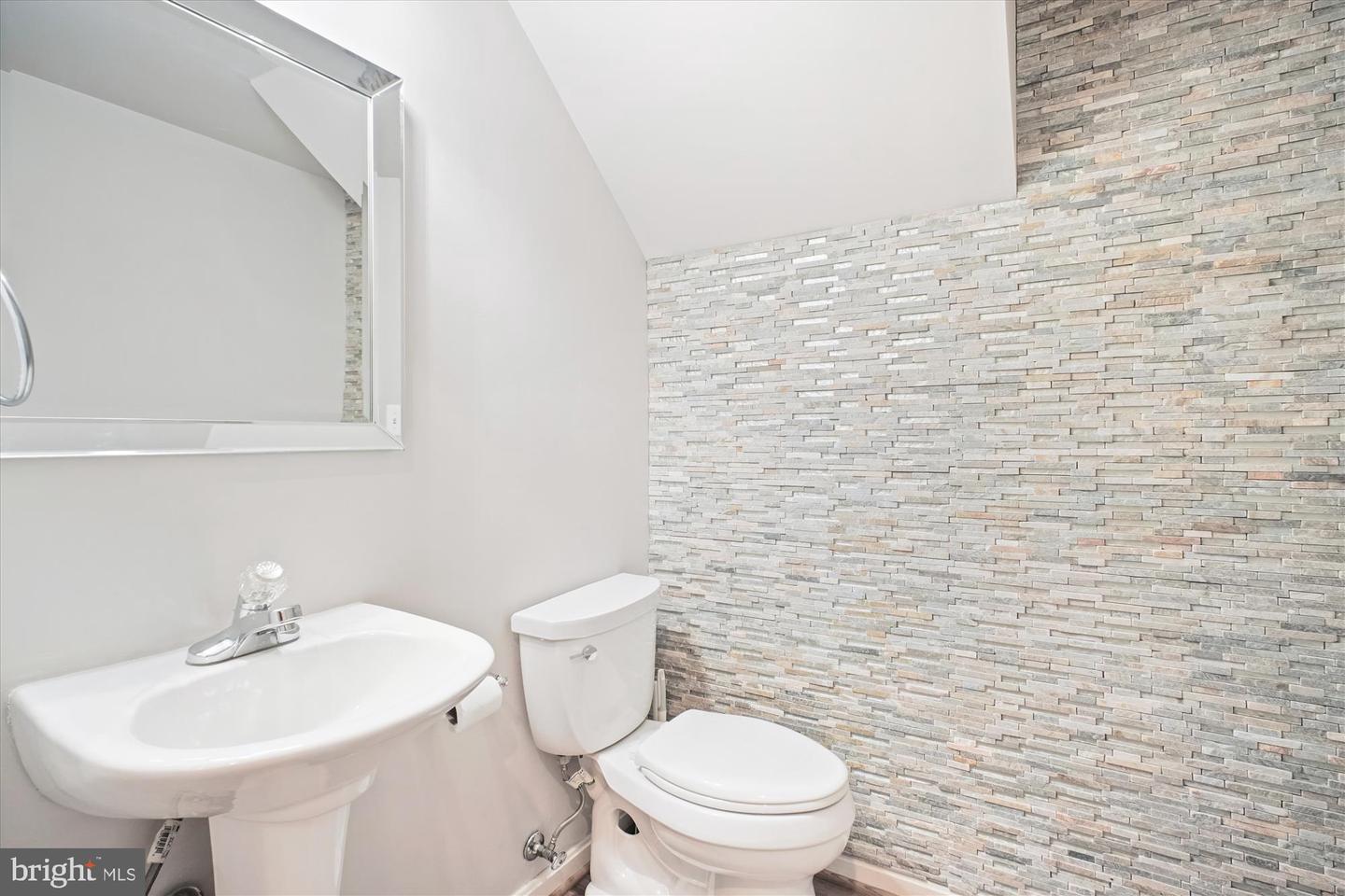 2663 MANHATTAN PL #310, VIENNA, Virginia 22180, 2 Bedrooms Bedrooms, ,2 BathroomsBathrooms,Residential,For sale,2663 MANHATTAN PL #310,VAFX2265866 MLS # VAFX2265866
