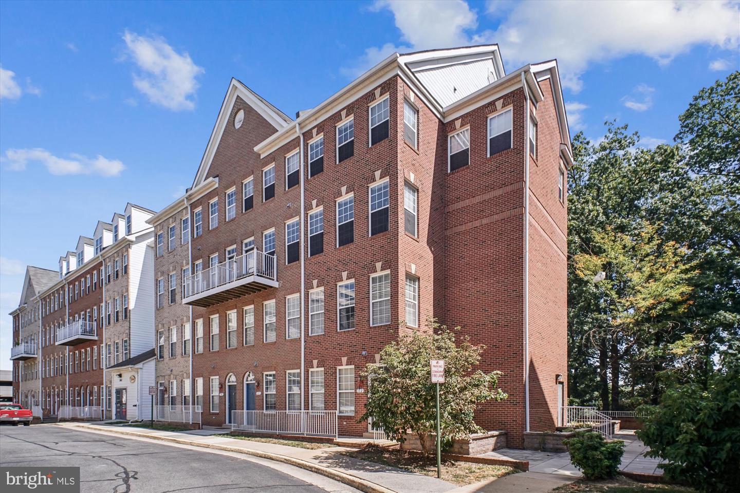 2663 MANHATTAN PL #310, VIENNA, Virginia 22180, 2 Bedrooms Bedrooms, ,2 BathroomsBathrooms,Residential,For sale,2663 MANHATTAN PL #310,VAFX2265866 MLS # VAFX2265866