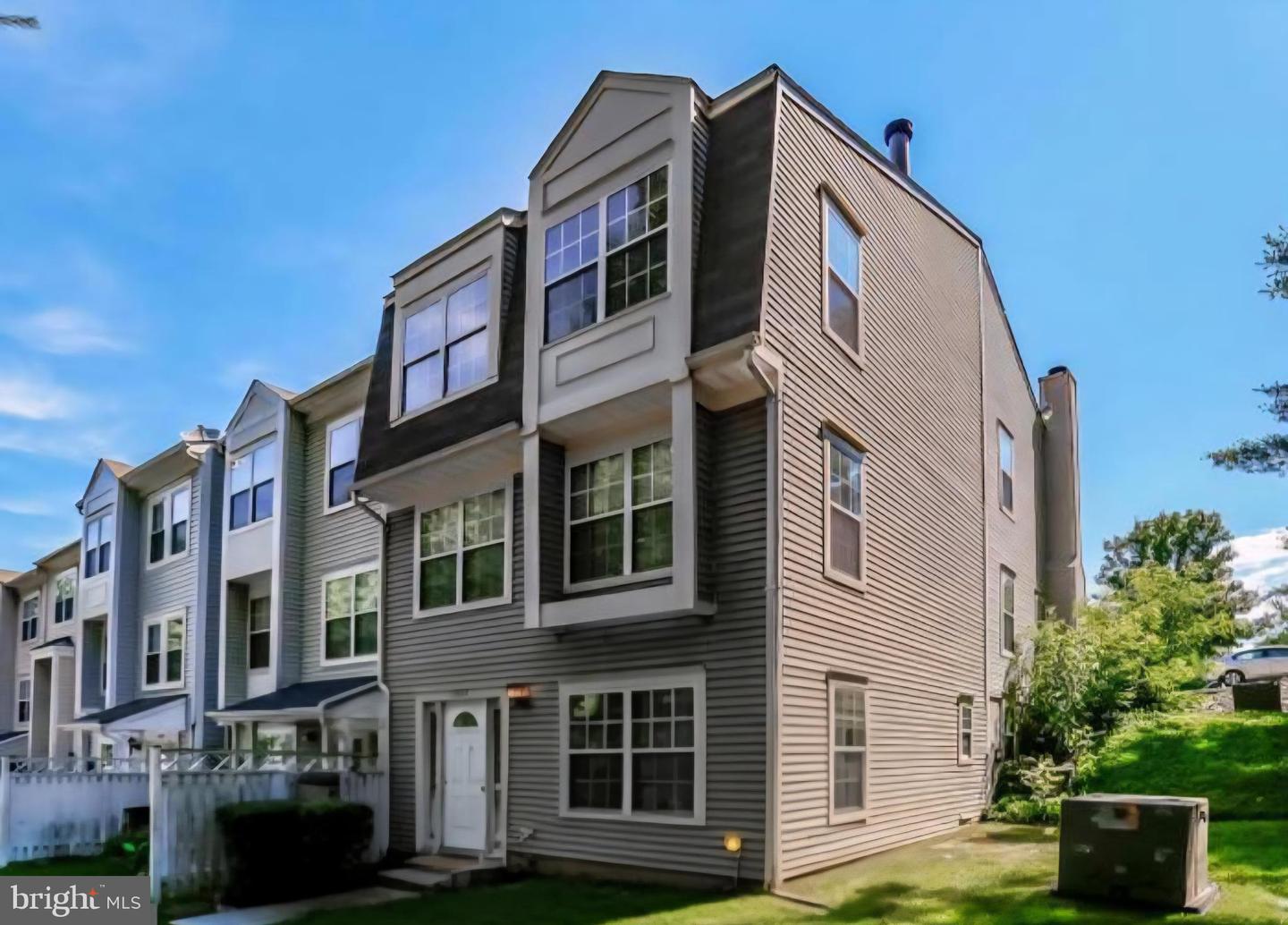 12183 OLD SALEM CT, WOODBRIDGE, Virginia 22192, 3 Bedrooms Bedrooms, ,2 BathroomsBathrooms,Residential,For sale,12183 OLD SALEM CT,VAPW2103632 MLS # VAPW2103632
