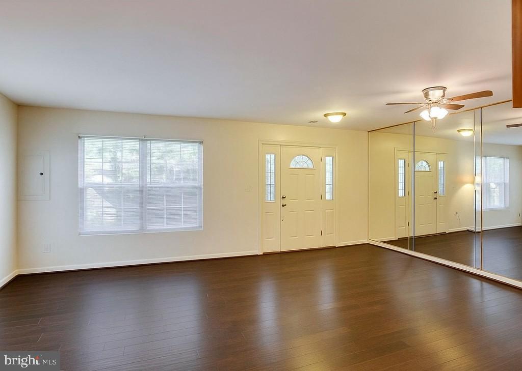 12183 OLD SALEM CT, WOODBRIDGE, Virginia 22192, 3 Bedrooms Bedrooms, ,2 BathroomsBathrooms,Residential,For sale,12183 OLD SALEM CT,VAPW2103632 MLS # VAPW2103632