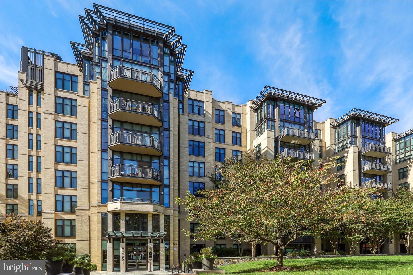 4301 MILITARY RD NW #202, WASHINGTON, District Of Columbia 20015, 2 Bedrooms Bedrooms, ,2 BathroomsBathrooms,Residential,For sale,4301 MILITARY RD NW #202,DCDC2195322 MLS # DCDC2195322