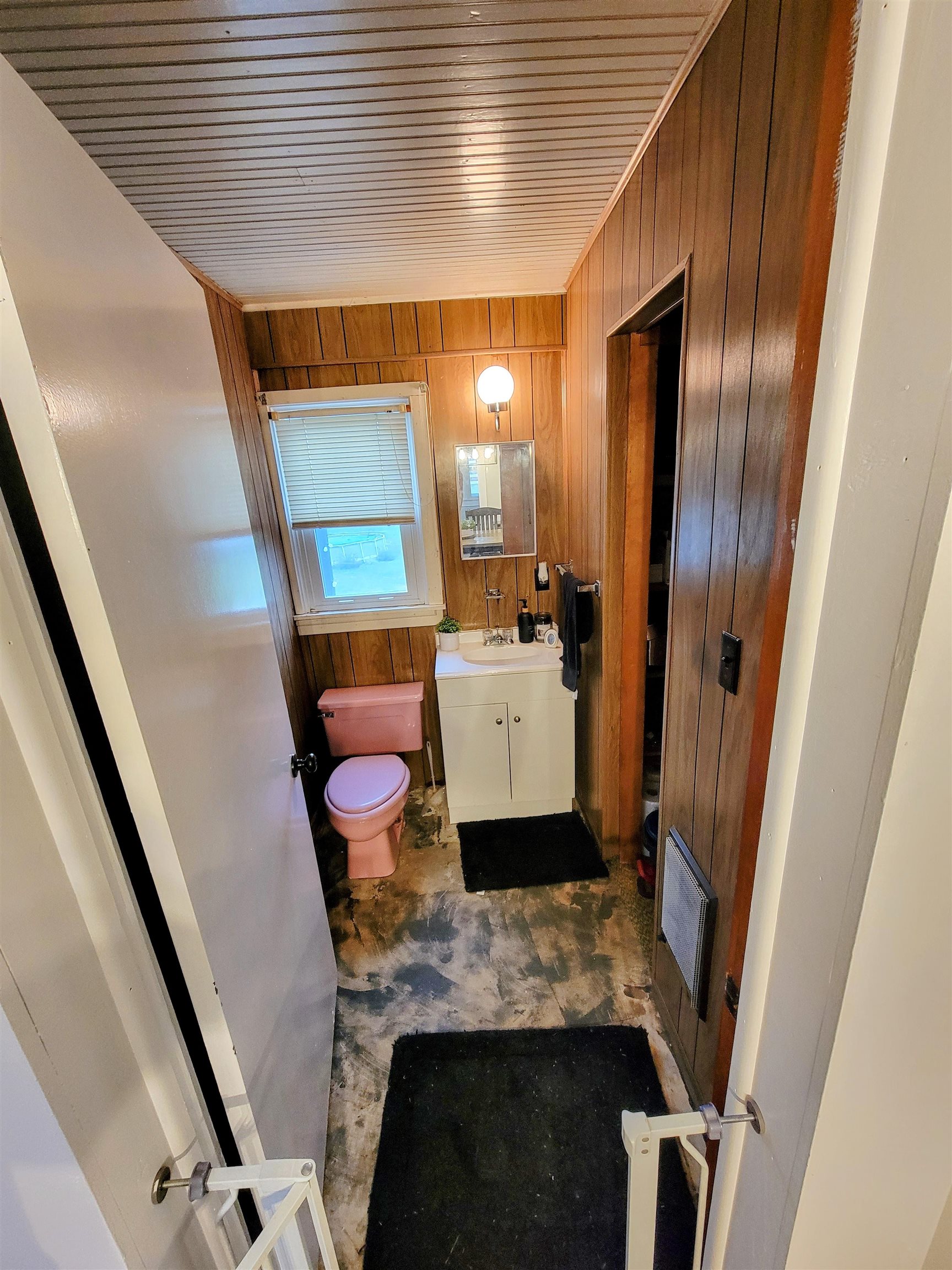 2956 BLOSE RD, ELKTON, Virginia 22827, 2 Bedrooms Bedrooms, ,1 BathroomBathrooms,Residential,2956 BLOSE RD,668782 MLS # 668782 2956 BLOSE RD, ELKTON, Virginia 22827, 2 Bedrooms Bedrooms, ,1 BathroomBathrooms,Residential,2956 BLOSE RD,668782 MLS # 668782