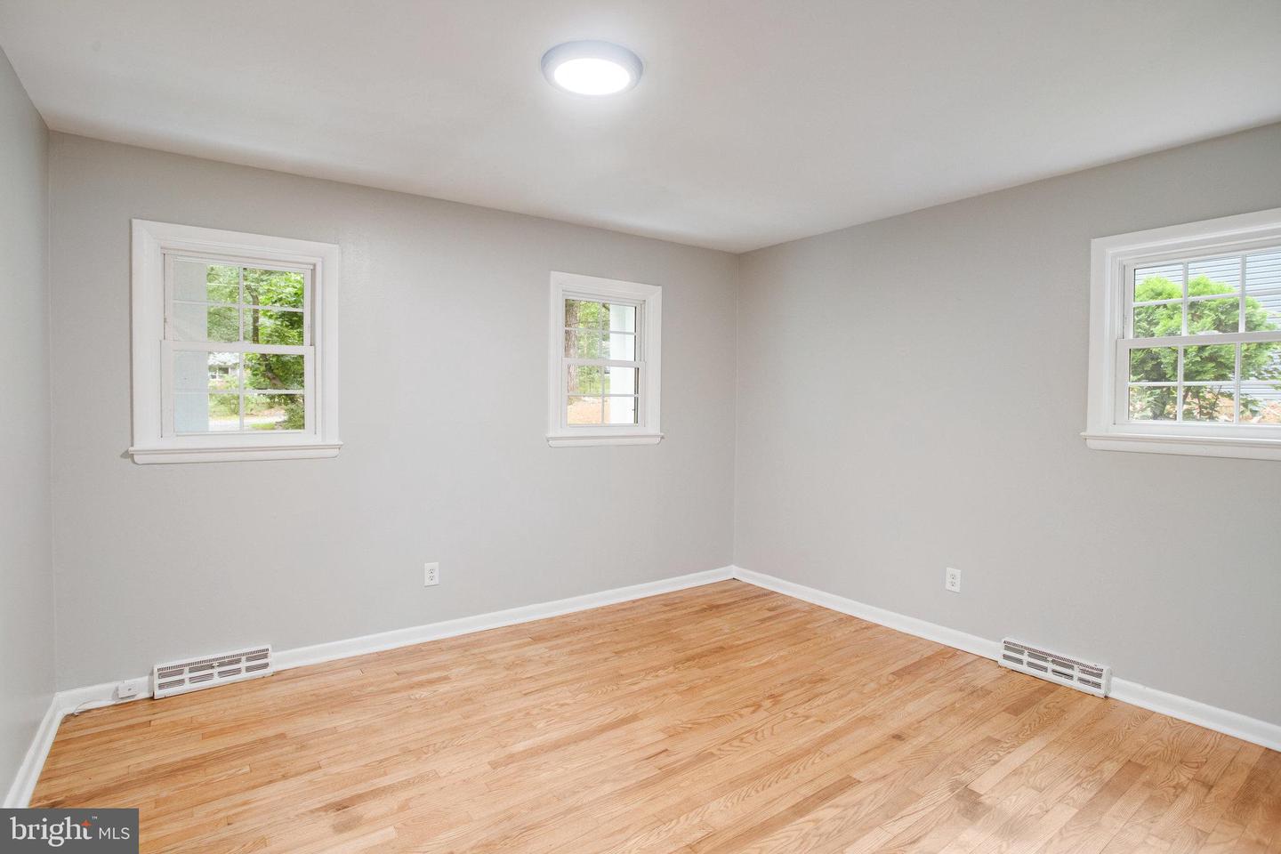 2405 RAYMOND PL, HAYMARKET, Virginia 20169, 3 Bedrooms Bedrooms, ,1 BathroomBathrooms,Residential,For sale,2405 RAYMOND PL,VAPW2101488 MLS # VAPW2101488