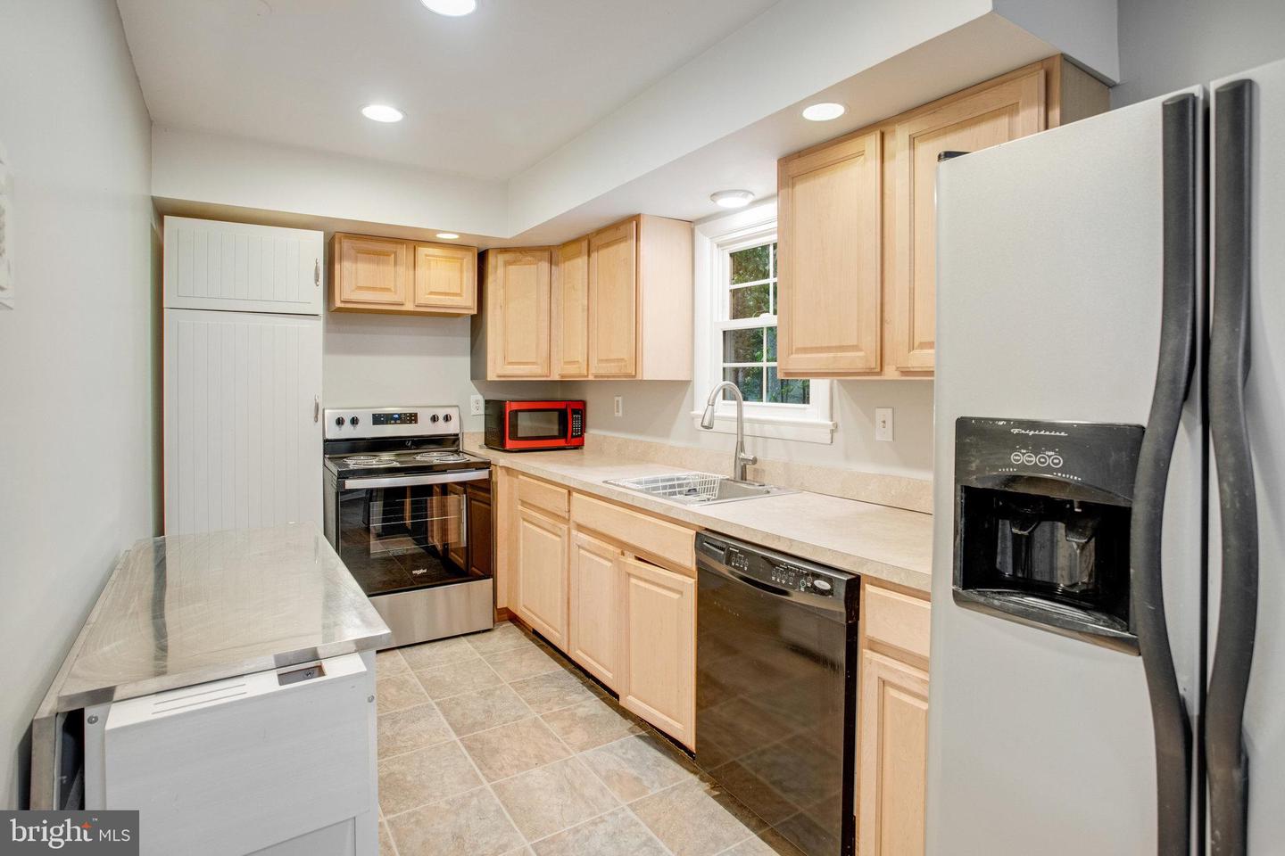 2405 RAYMOND PL, HAYMARKET, Virginia 20169, 3 Bedrooms Bedrooms, ,1 BathroomBathrooms,Residential,For sale,2405 RAYMOND PL,VAPW2101488 MLS # VAPW2101488