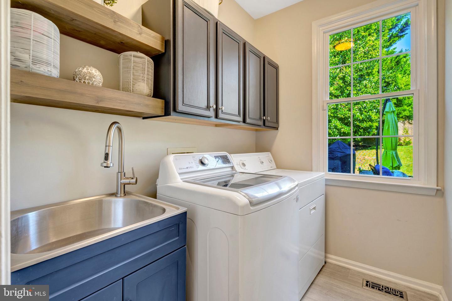 7834 PREAKNESS LN, FAIRFAX STATION, Virginia 22039, 4 Bedrooms Bedrooms, ,4 BathroomsBathrooms,Residential,For sale,7834 PREAKNESS LN,VAFX2261570 MLS # VAFX2261570