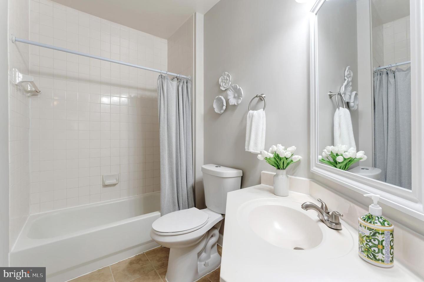 12913 ALTON SQ #217, HERNDON, Virginia 20170, 1 Bedroom Bedrooms, ,1 BathroomBathrooms,Residential,For sale,12913 ALTON SQ #217,VAFX2263172 MLS # VAFX2263172