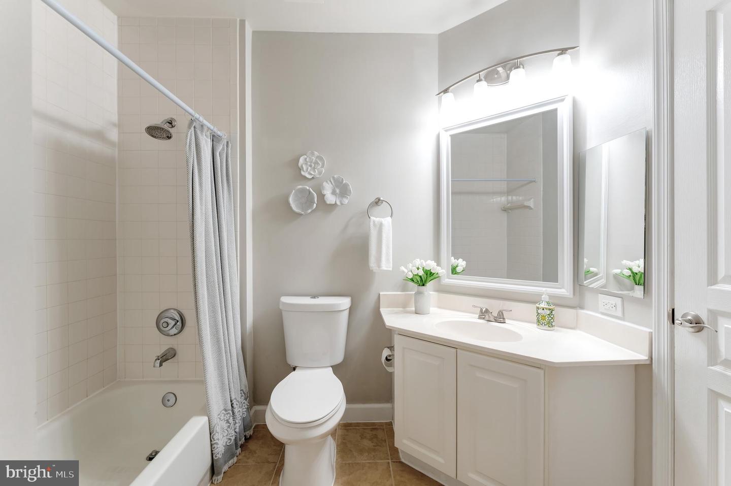12913 ALTON SQ #217, HERNDON, Virginia 20170, 1 Bedroom Bedrooms, ,1 BathroomBathrooms,Residential,For sale,12913 ALTON SQ #217,VAFX2263172 MLS # VAFX2263172