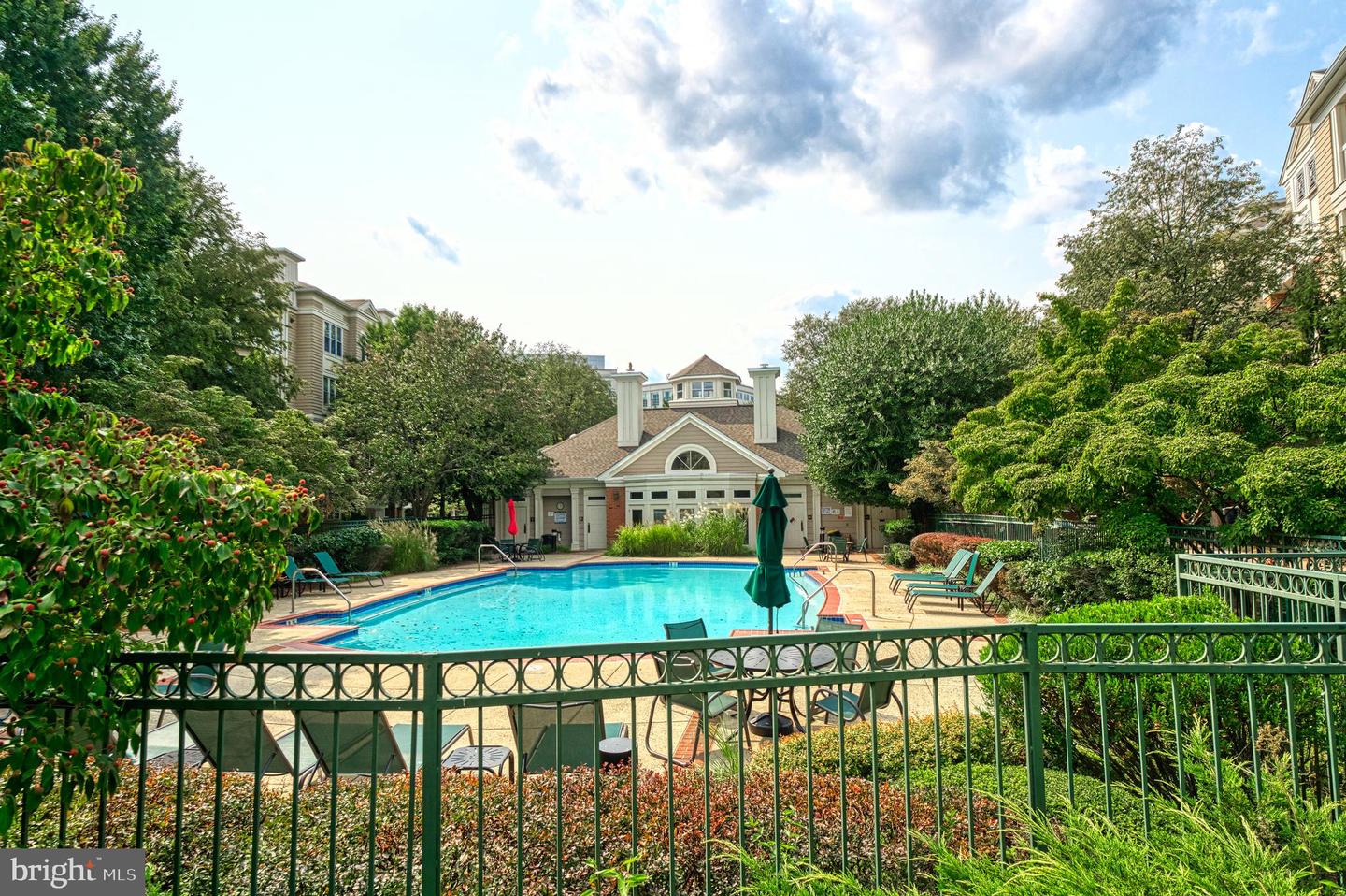 12913 ALTON SQ #217, HERNDON, Virginia 20170, 1 Bedroom Bedrooms, ,1 BathroomBathrooms,Residential,For sale,12913 ALTON SQ #217,VAFX2263172 MLS # VAFX2263172